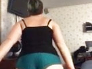 Hefty backside wiggling in underpants