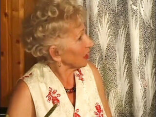 Mature in hardcore gangbang