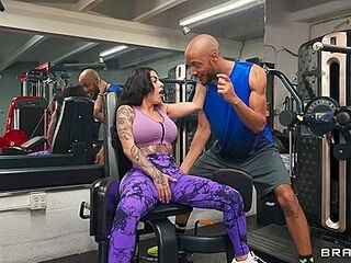 Dwayne Foxxx And The Official Egypt In Sneaky Public Gym pummel