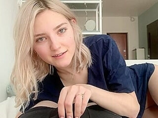Youthful huge-boobed teenie 18+ attempts a ample chisel inwards her taut muff