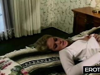 She begs to be filled - no condom, no mercy
