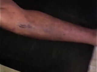 Fudemos a casada safada na oficina. Casada safada, foi arrumar o carro, nao aguentou os BBC pauzudo e pagou o servi&ccedil_o com a buceta.