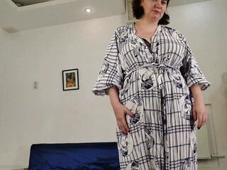 Danica, a mature lady with a perfect body and ready for a cock!