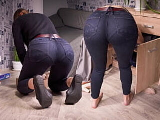 Watching Hot Mom With Panty Line Bending And Cleaning