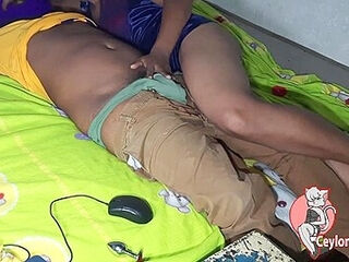 Delivery Boy What This Sri Lankan Wife & Her Cuckold Hubby Wants Watching Fluking Wife