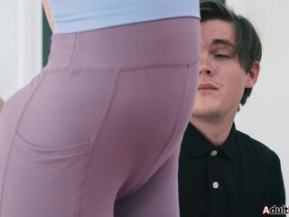 You like staring at stepmommys cameltoe