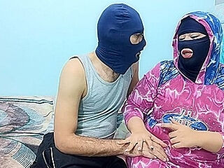 خطيبي مارس الجنس معي في موخرتي لاول مرة. الجنس العربي المصري. بلادي تضاجع اثناء الخطوبة في غياب عايلتها. انه امر غير اخلاقي للغاية