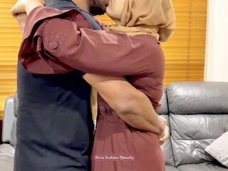 Cute Muslim Wife Hira: Sensual Hugs &amp; Kisses in Hijab - Milf Big Ass Press - Pussy Fingering