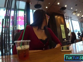 Sexy Thai MILF amateur fuck on video